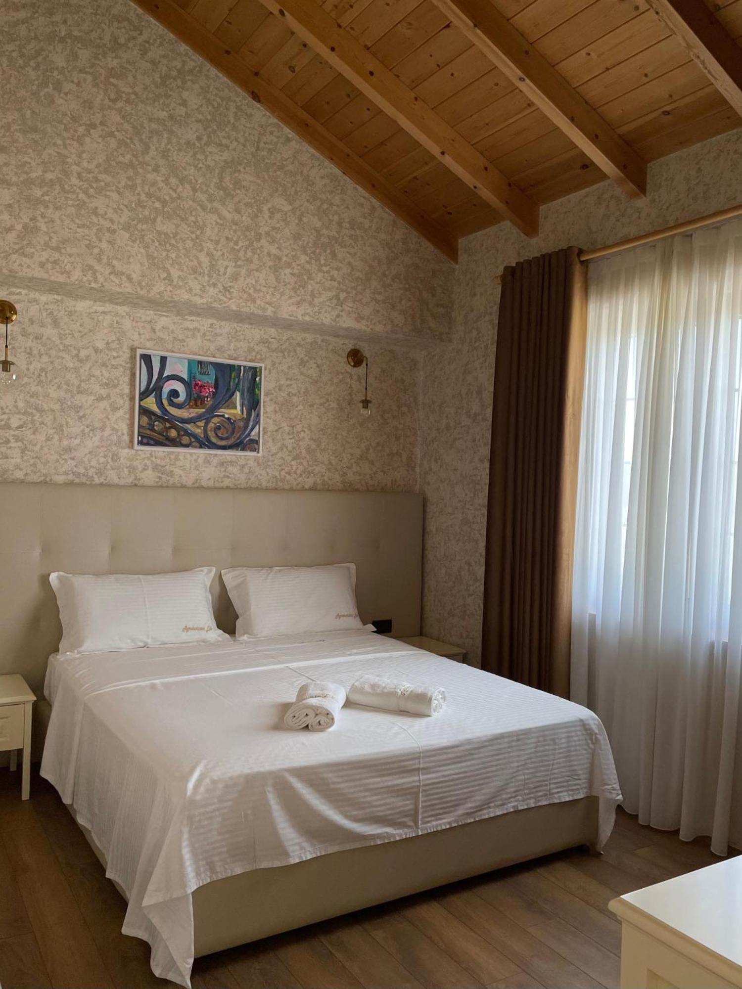 Agroturizem Eldi Hotel Fier Bagian luar foto