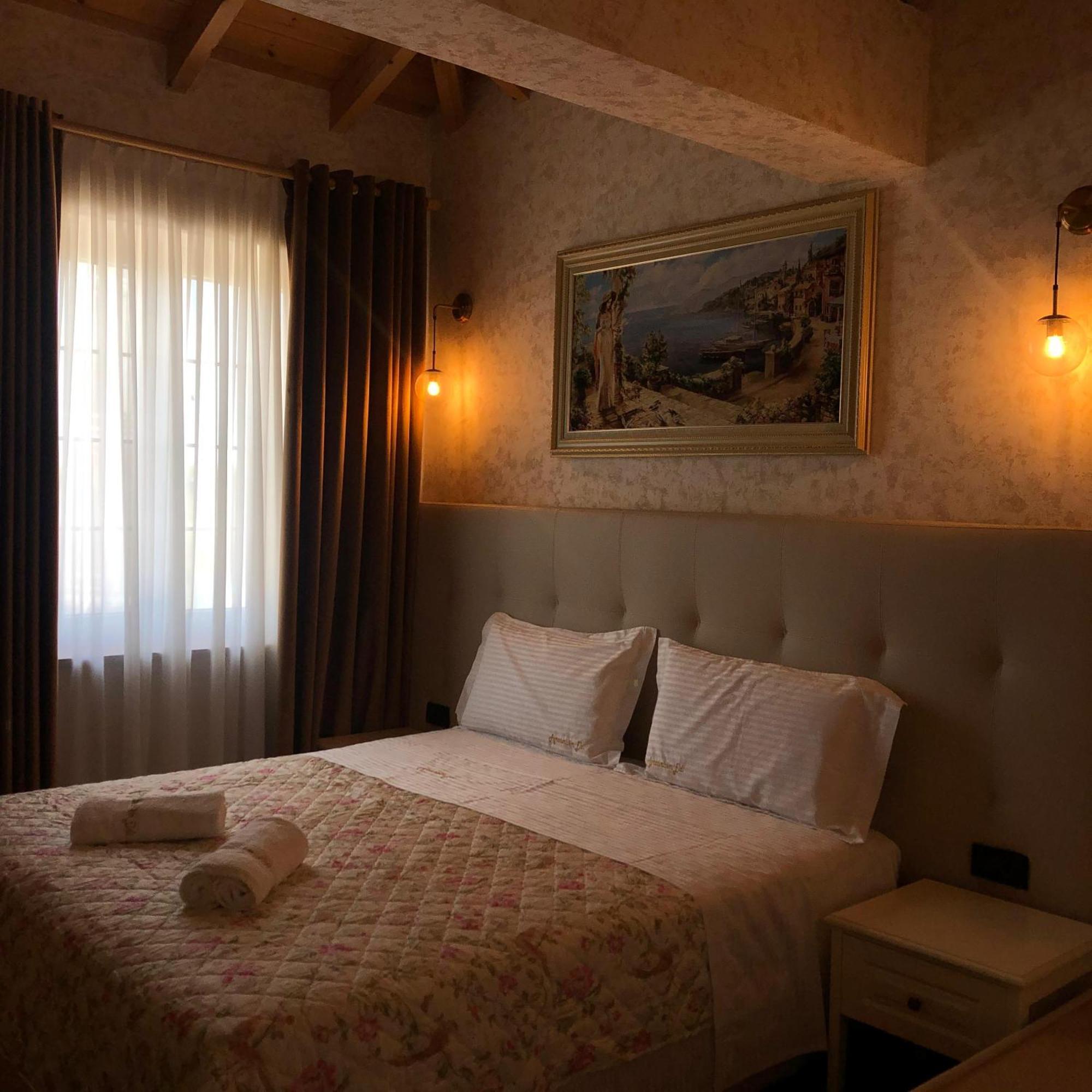 Agroturizem Eldi Hotel Fier Bagian luar foto