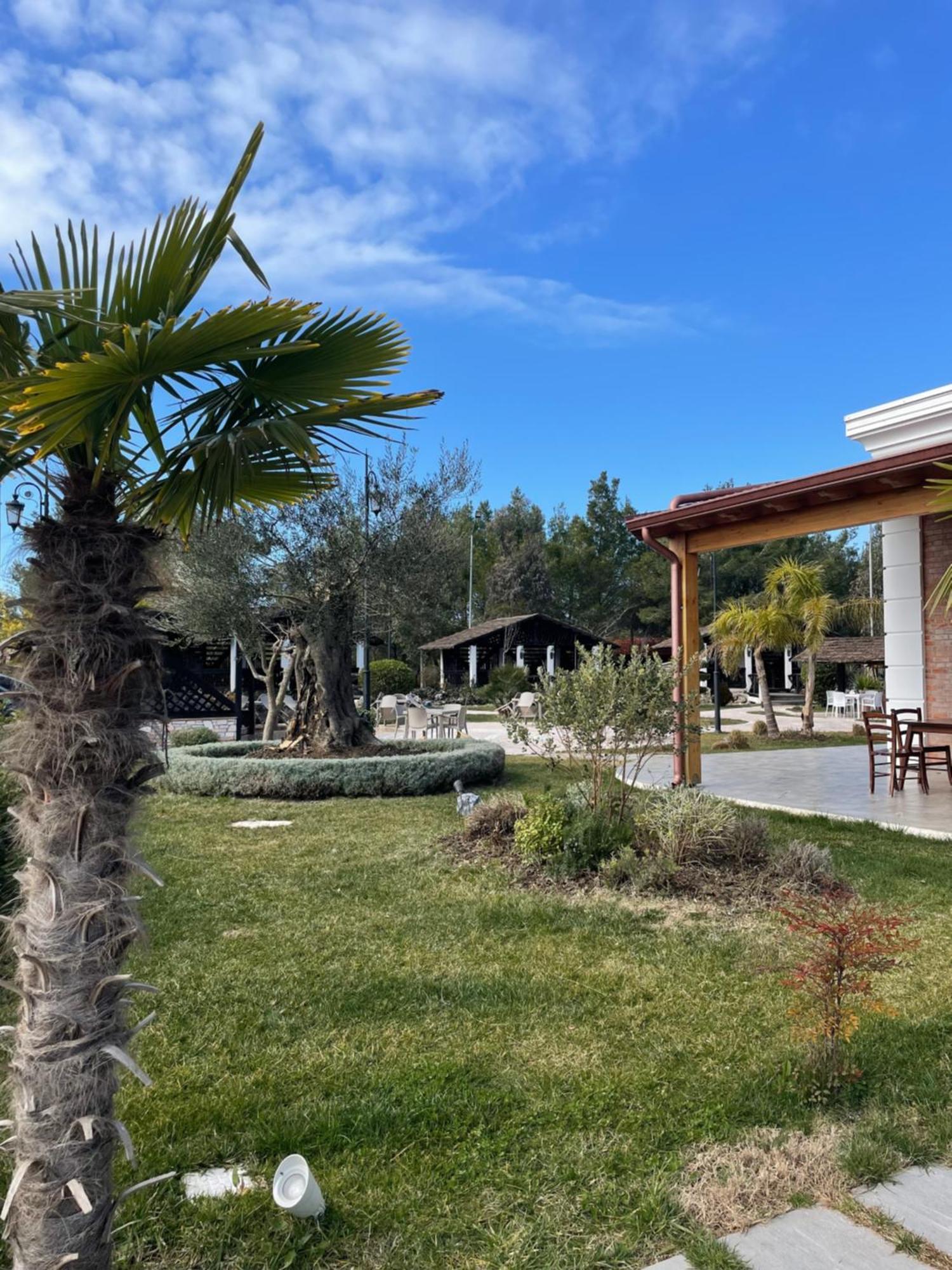 Agroturizem Eldi Hotel Fier Bagian luar foto