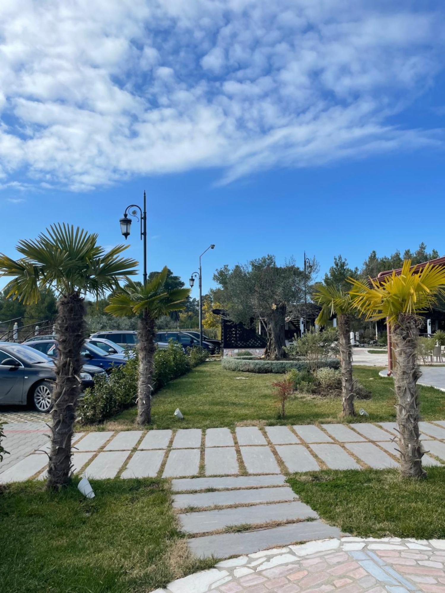 Agroturizem Eldi Hotel Fier Bagian luar foto