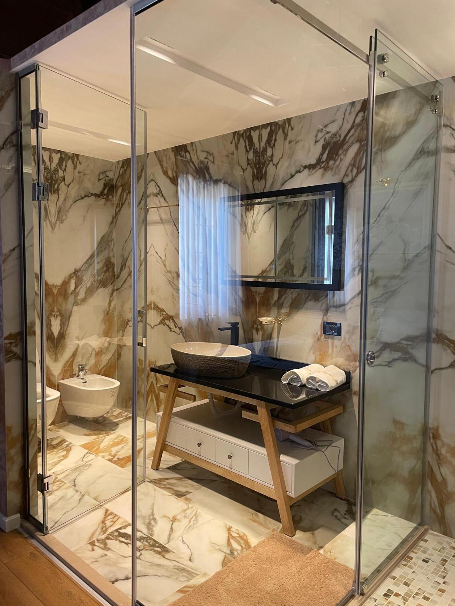 Agroturizem Eldi Hotel Fier Bagian luar foto