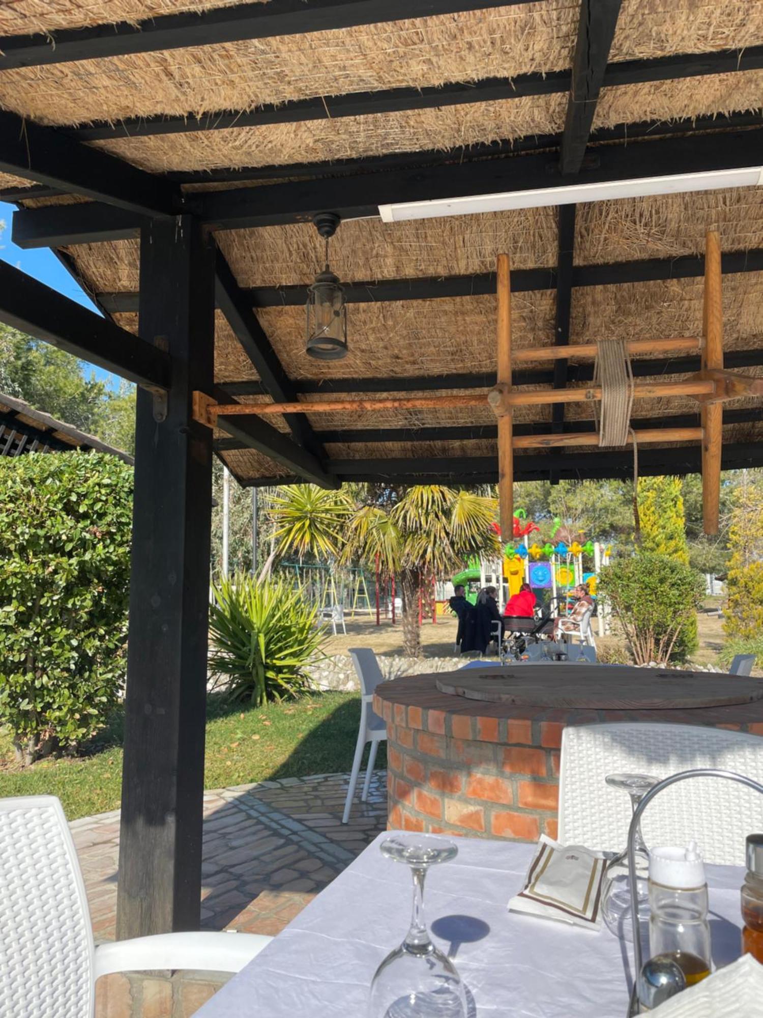Agroturizem Eldi Hotel Fier Bagian luar foto