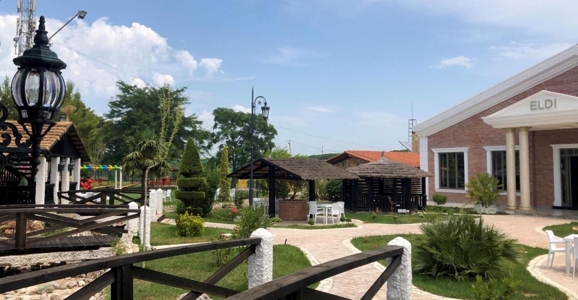 Agroturizem Eldi Hotel Fier Bagian luar foto