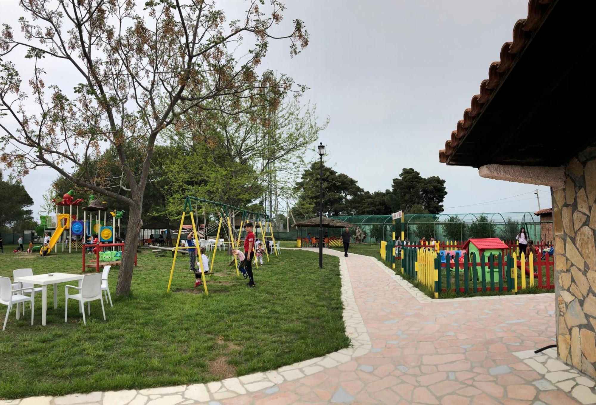 Agroturizem Eldi Hotel Fier Bagian luar foto